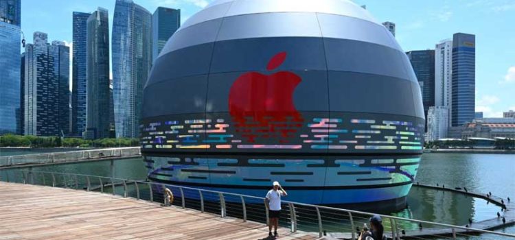 New Apple Store Floating- Singapore Marina Bay Sands